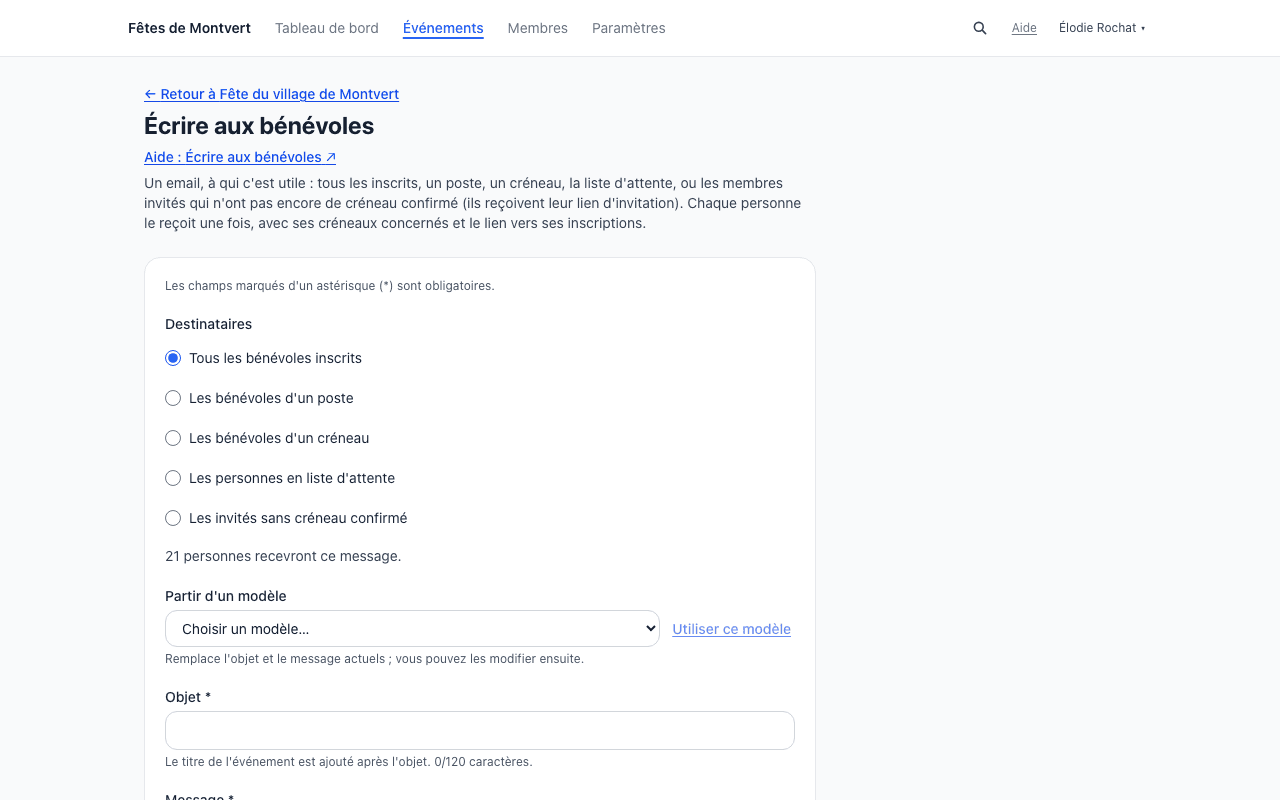 Page « Écrire aux bénévoles » : choix des destinataires (tous les inscrits, un poste, un créneau, la liste d'attente, les invités sans créneau) et modèles de message réutilisables.